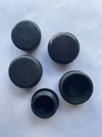 plastic plugs/rounds